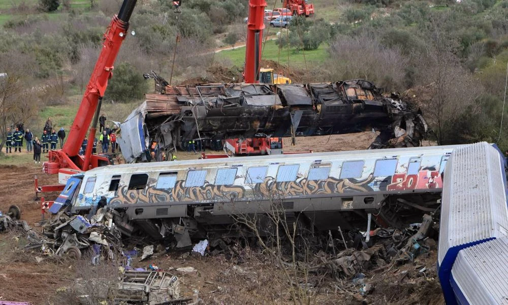 Τέμπη: Συμπληρωματική μήνυση κατά Μητσοτάκη για το «μπάζωμα» κατέθεσαν συγγενείς θυμάτων